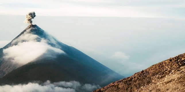 03:10: Leben mit Vulkanen | Arte | 3/11 2026