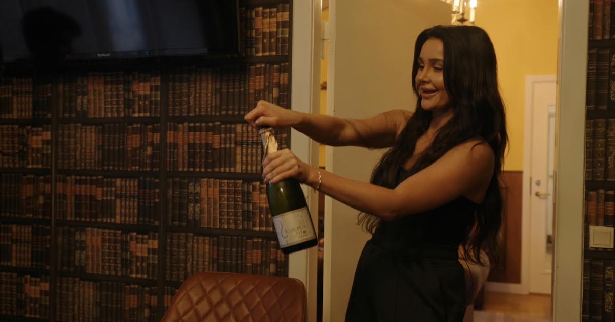 3/6 21:00 | Vivi & Isabell: Os mod Verden på TV3