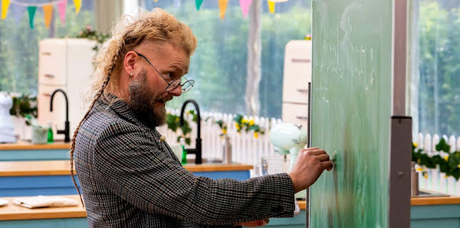 15:50: Bakemesterskapet junior: Sleip geometri | NRK Super | 1/6 2026