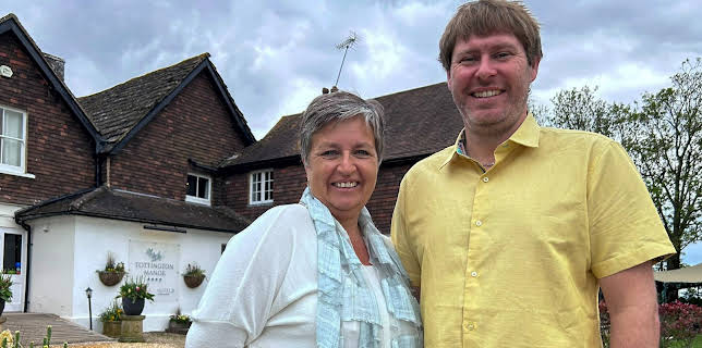 6:25 PM: Four in a Bed | More 4 | 1/24 2026