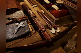 Auction Kings Season 1: Vampire Hunting Kit/Meteorite