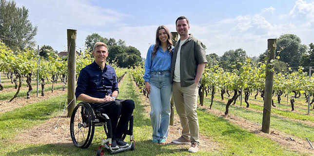 2:45 PM: Escape to the Country (S25) | BBC Two | 2/18 2026