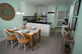 Beachfront Bargain Hunt Renovation, Season 1: Beachfront or Bust in Myrtle Beach