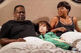 The Neighborhood, Season 1: Welcome to the Anniversary