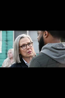 08:00: Chicago P.D. (T11): Ep.11 La línea de flotación | Calle 13 | 3/28 2026