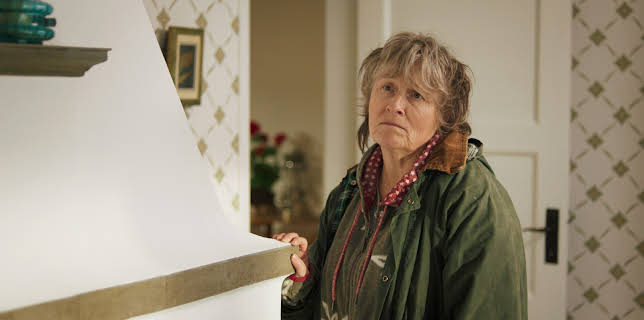 03:55: Sommaren med släkten (S5 E5) (S5) | Kanal 5 | 12/1 2025