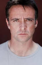 Richard Harrington som 