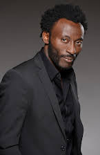 Babs Olusanmokun como 