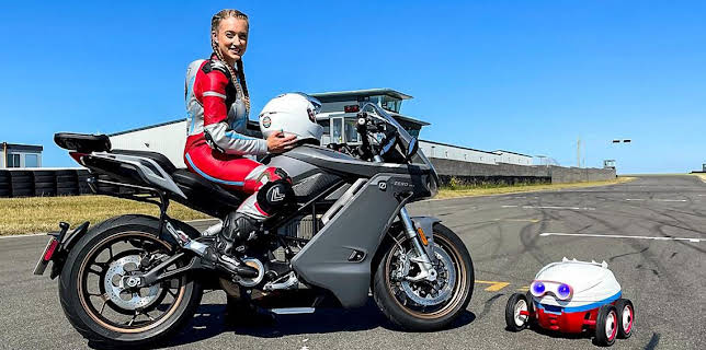 12:40 PM: Grace's Amazing Machines (S3) | Cbeebies | 12/30 2025