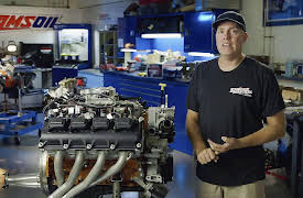 Engine Masters: Carburetor vs EFI Shootout!