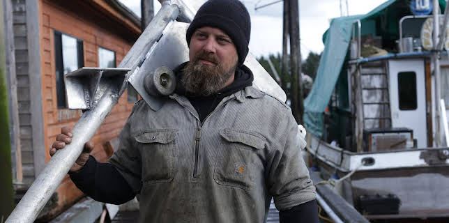 10:00 PM: Lawless Island | Nat Geo Wild | 11/21 2025