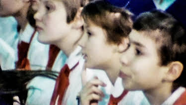 22:00: Zwischen Gott und Sozialismus – Gläubig in der DDR | MDR Fernsehen | 8/16 2026