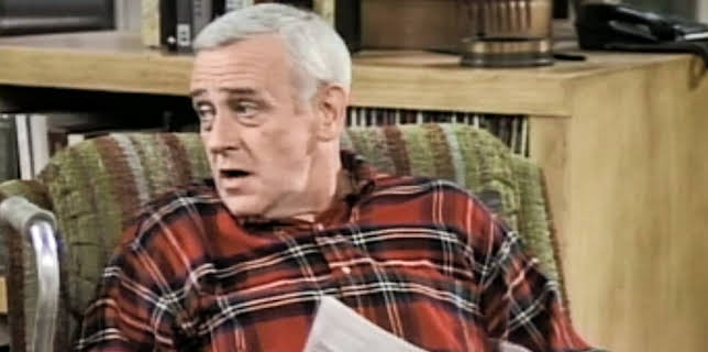 9:40 AM: Frasier | Channel 4 | 11/25 2025