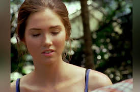 Alien Surf Girls, Season 1: Distracted