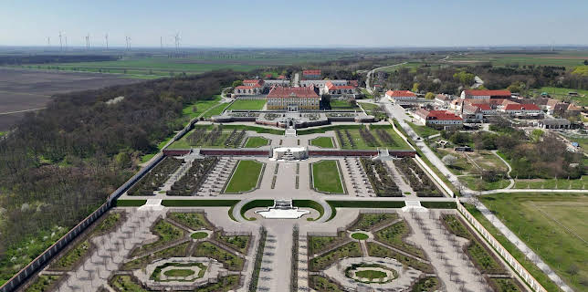 05:50: Schloss Hof - Prinz Eugen baut seinen Traum | 3SAT | 10/29 2025