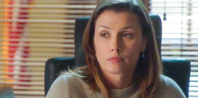 1:00 PM: Blue Bloods (S6 E10) (S6) | 5 USA | 1/25 2026