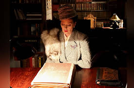 Madame K, Season 1: Future and Past