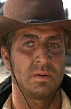 Román Ariznavarreta como Pistolero