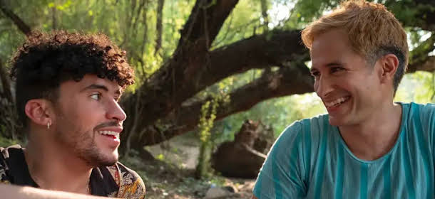 Gael García and Bad Bunny's passionate kiss in "Cassandro"