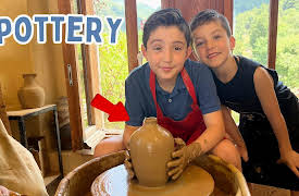 Oliver and Lucas - Educational Videos for Kids: Let’s Make Pottery! Spin, Shape & Squish!
