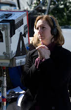 Ellie Kanner som Director