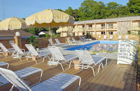 Moteles chic: La inauguración