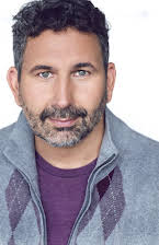 Craig Cackowski como 