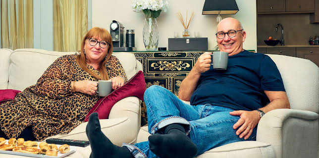 10:30 PM: Gogglebox | E4 | 12/6 2025