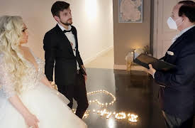 Darcey & Stacey Season 1: Race to the Altar