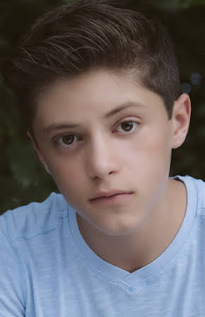 Kobi Frumer as Skater Boy 2