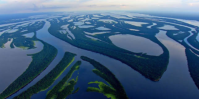 03:25: Documental  Lugares Que Visitar Antes De Morir | LA 2 | 6/21 2025