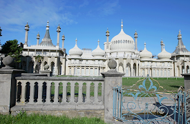 The Royals: A History of Scandals: Wealth and Opulence