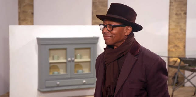 12:00 PM: Find It, Fix It, Flog It | More 4 | 12/18 2025