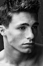 Colton Haynes como 