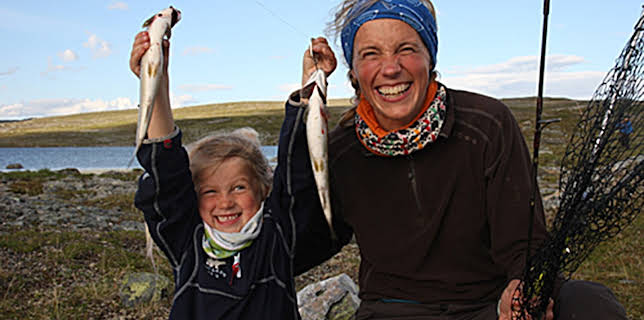 10:55: Villmarksbarna: Fisketur | NRK Super | 11/12 2025