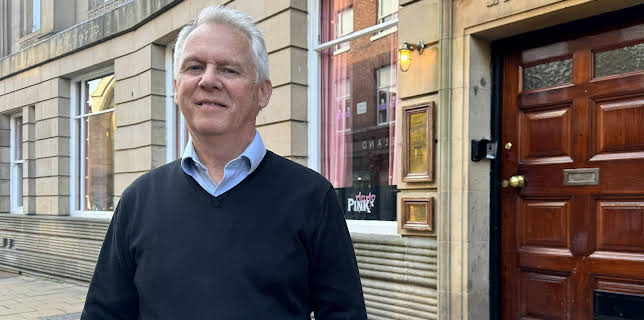 5:00 PM: Four in a Bed | Channel 4 | 3/26 2026