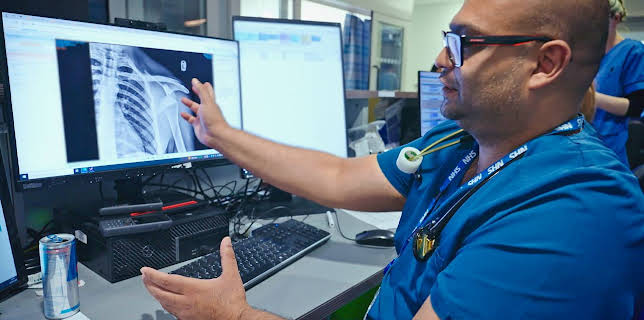 10:00 PM: A&E After Dark (S6 E5) (S6) | Channel 5 | 12/9 2025