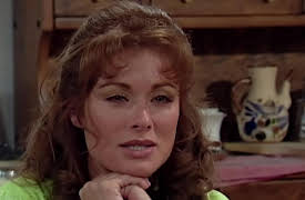 Esmeralda season-1: Esmeralda Capítulo 8