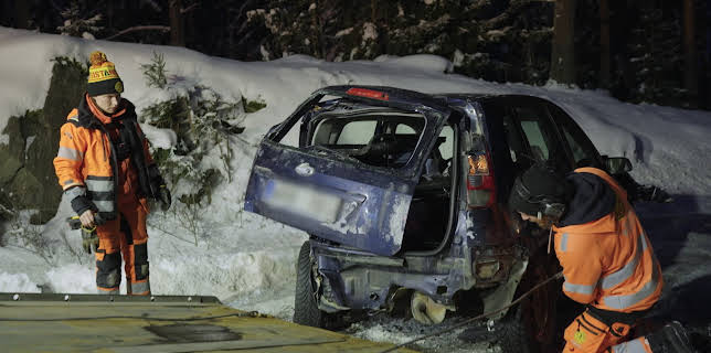 20:00: Frusna vägar (S17 E4) (S17) | TV3 | 2/23 2026