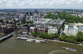 A History of England from the Tudors to the Stuarts: The Land and Its People in 1485—I