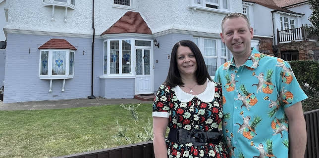 2:00 PM: Four in a Bed | Channel 4 | 11/9 2025