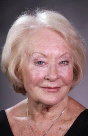 Helena Bereen as 