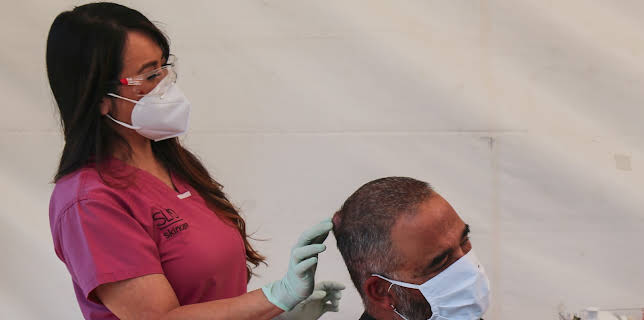 00:25: Dr. Pimple Popper (S4 E1) (S4) | TLC | 1/11 2026