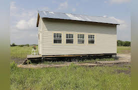 Tiny House, Big Living Season 1: Kaitlin's Tiny Farmhouse