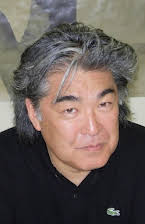 Steven Okazaki som Director