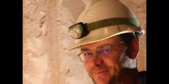 12:52: Cazadores de gemas: Secretos de la catedral | Discovery | 12/13 2025