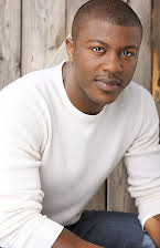 Edwin Hodge como 