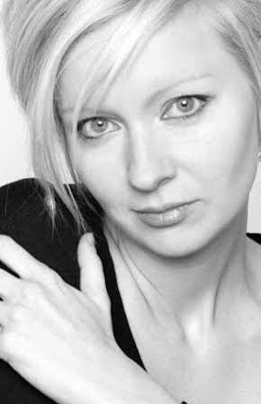 Axelle Carolyn as Aeron