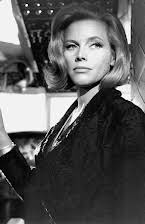 Honor Blackman som 