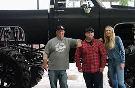 Texas Metal's Loud and Lifted, Season 1: Big '88 Silverado, Bigger '82 C10